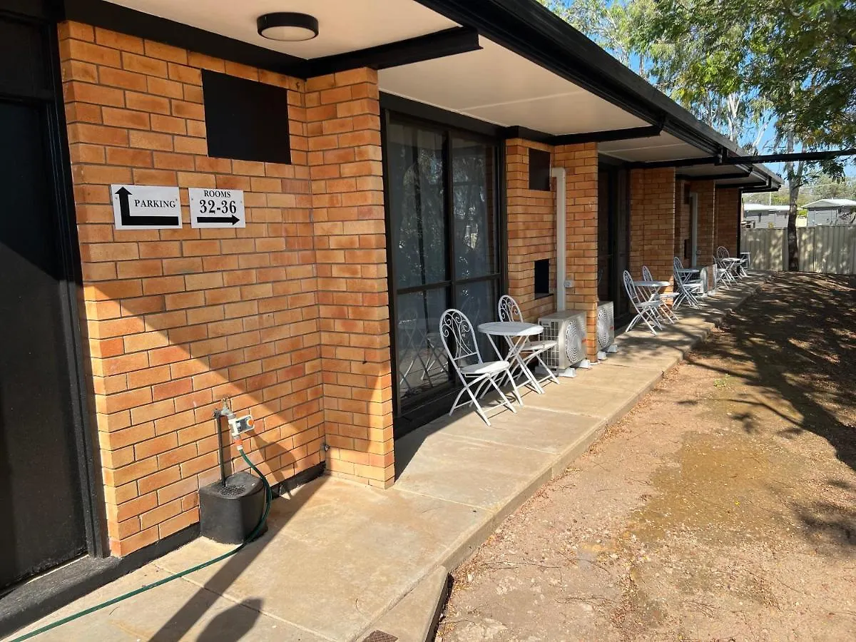 Jumbuck Motor Inn - Pool - Pet Friendly Section - King Beds Longreach Australia